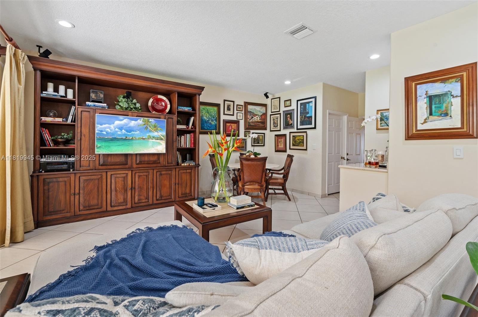 DORAL GLEN T-17816 - Residential