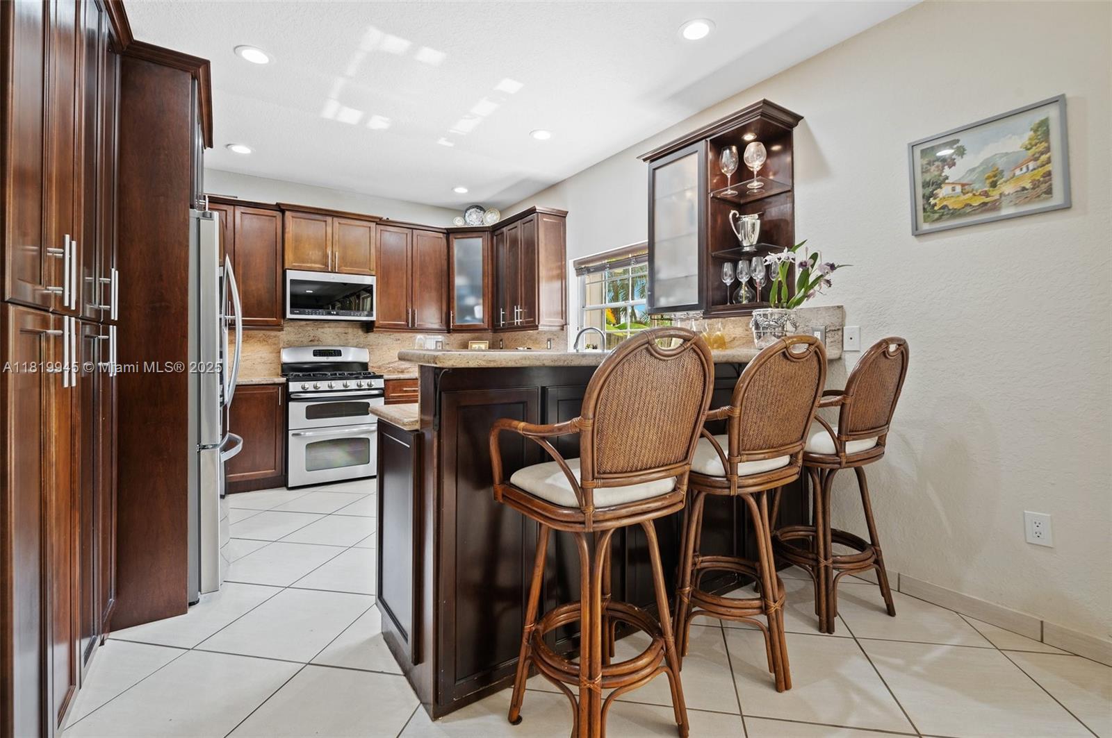 DORAL GLEN T-17816 - Residential