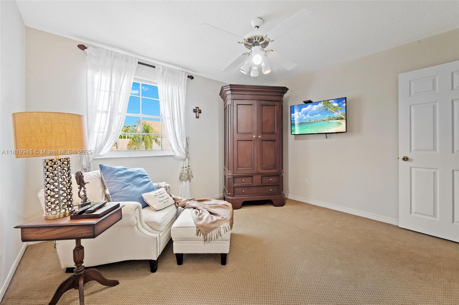 DORAL GLEN T-17816 - Residential