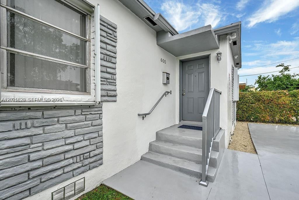 600 NW 34th Ave