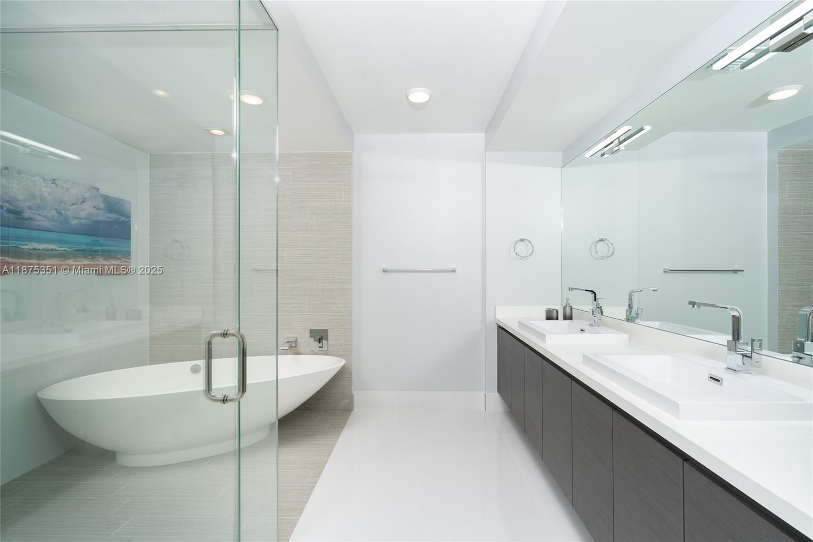 PARQUE TOWERS CONDO - Residential Lease