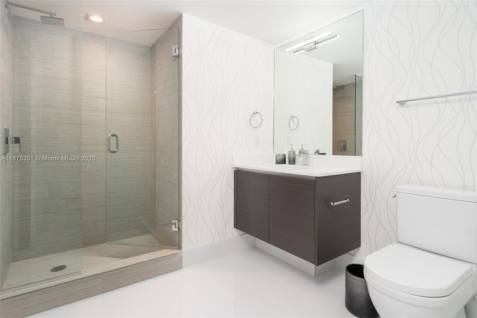 PARQUE TOWERS CONDO - Residential Lease