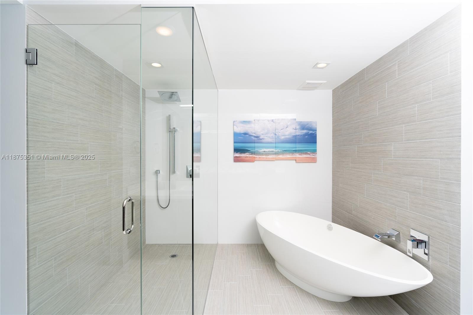 PARQUE TOWERS CONDO - Residential Lease