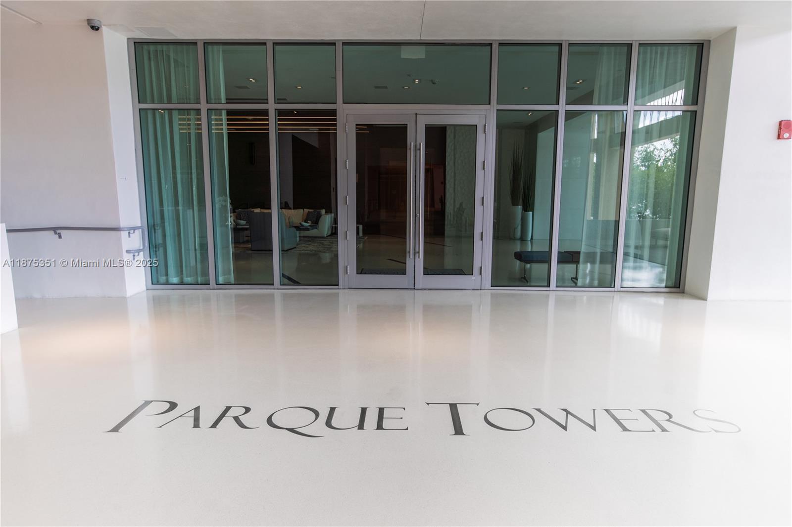 PARQUE TOWERS CONDO - Residential Lease