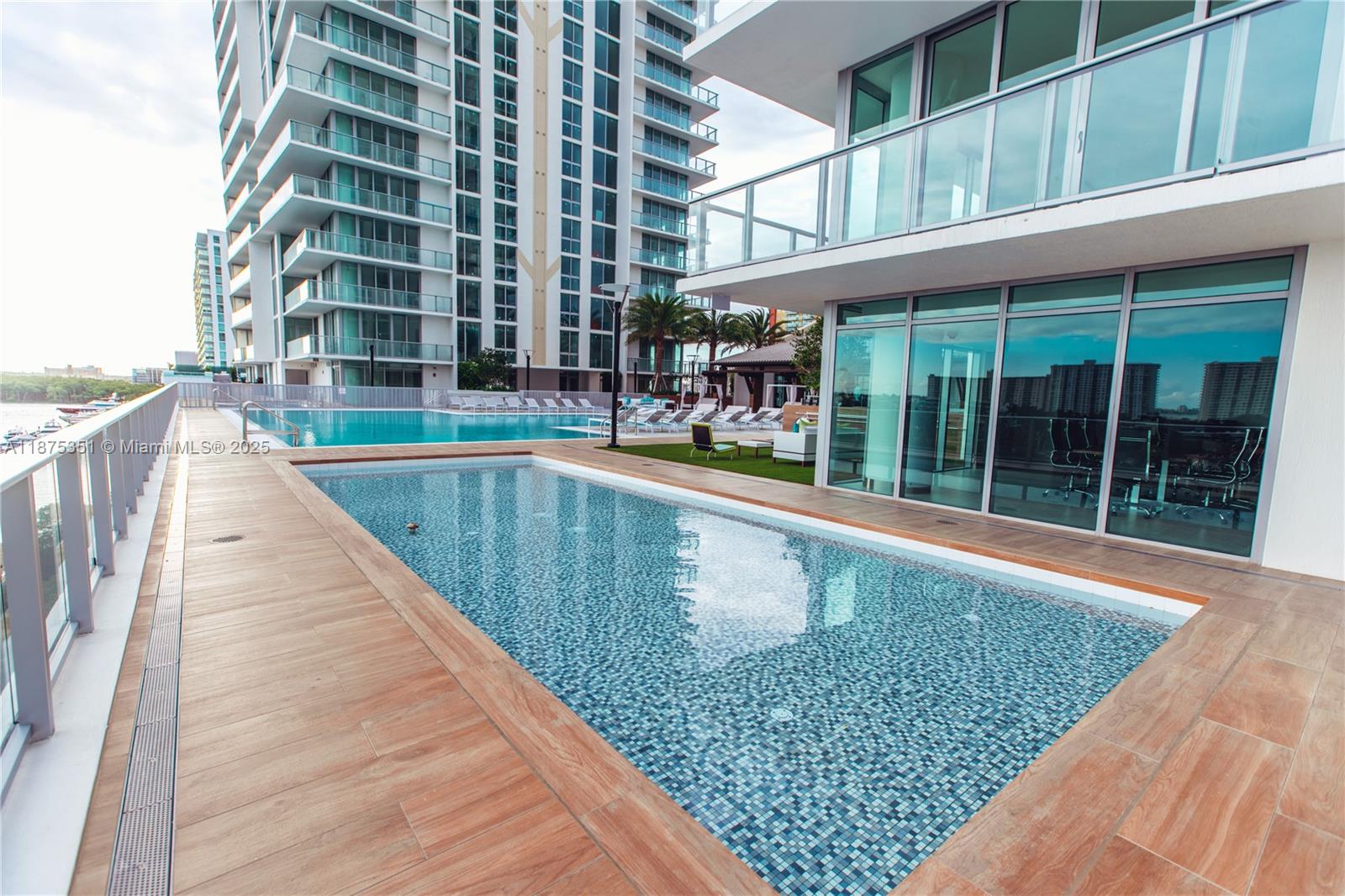 PARQUE TOWERS CONDO - Residential Lease