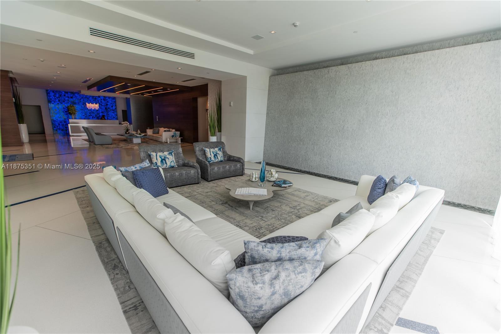 PARQUE TOWERS CONDO - Residential Lease