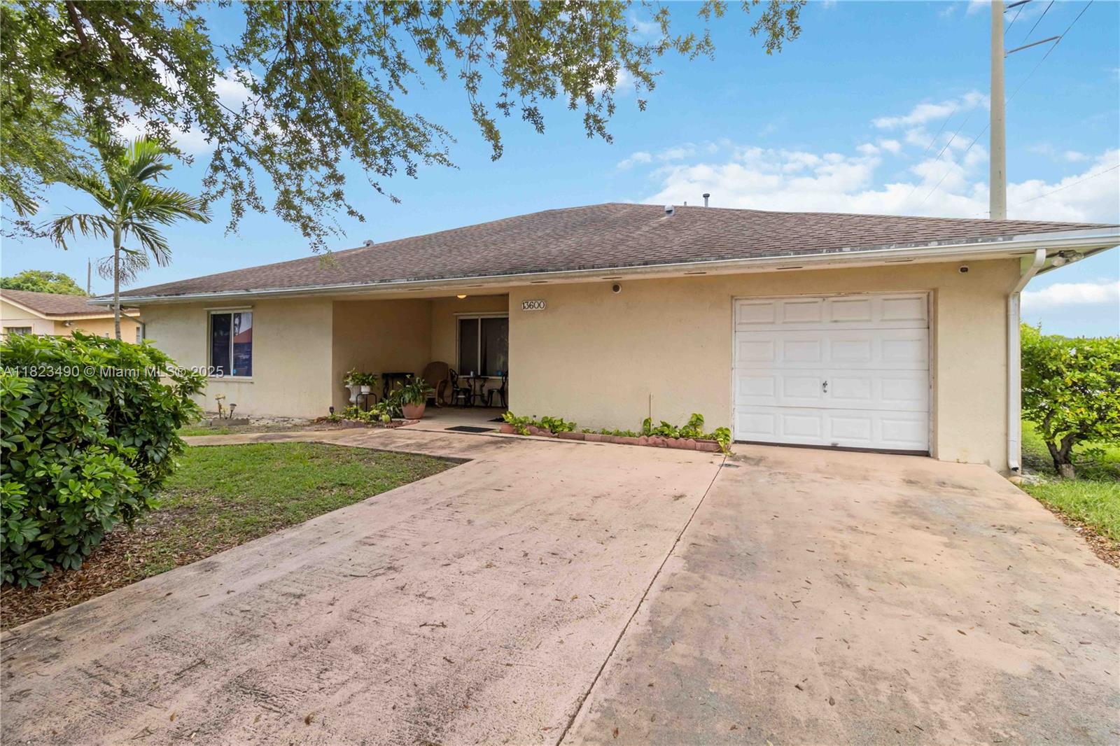13600 Harrison St, Miami, Broward County, Florida - 3 Bedrooms  
4 Bathrooms - 