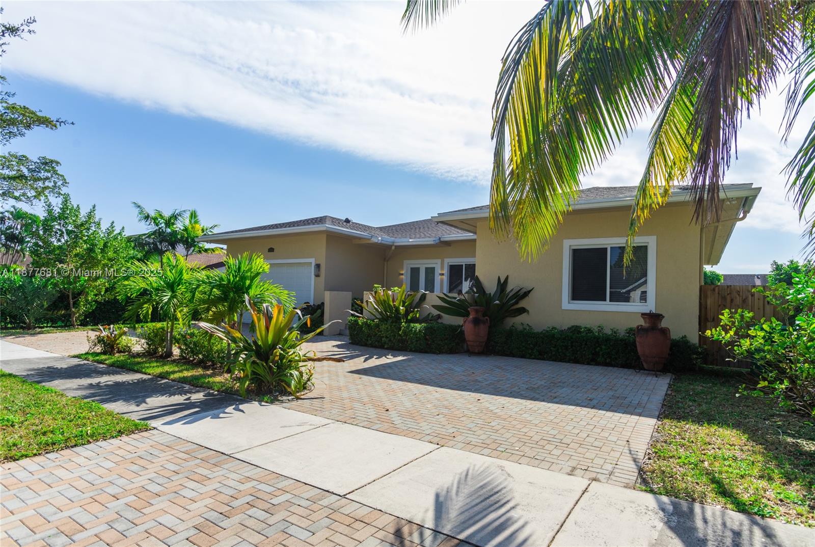 Built in 2018, pool house with open and modern design plenty of natural light, high ceilings, tile floors throughout the house. Kitchen features high cabinets and quarts counters, stainless steel appliances. Each bedroom has its own bathroom. Main bedroom with ample walking closet, main bath with dual sink, shower, and custom cabinets
offering extra storage. The rent includes landscaping and pool maintenance.