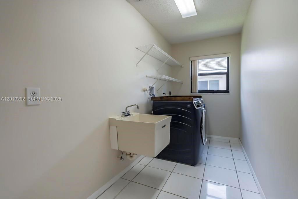 CHAPEL TRAIL REPLAT SECTI - Residential