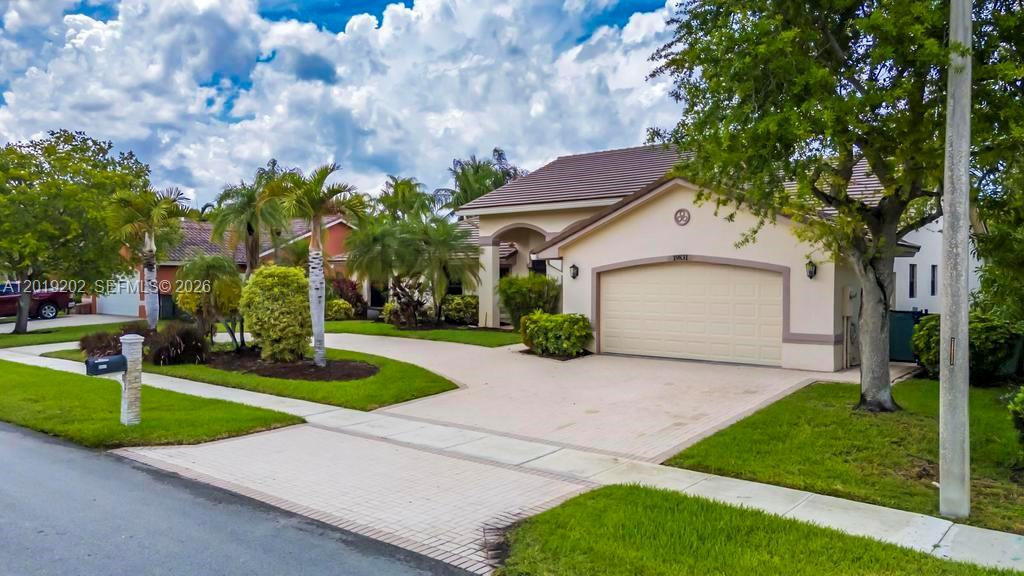 CHAPEL TRAIL REPLAT SECTI - Residential