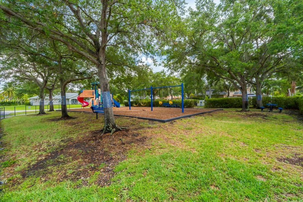 CHAPEL TRAIL REPLAT SECTI - Residential