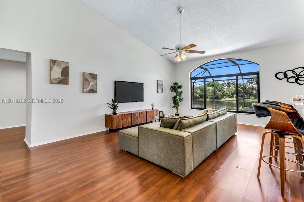 CHAPEL TRAIL REPLAT SECTI - Residential