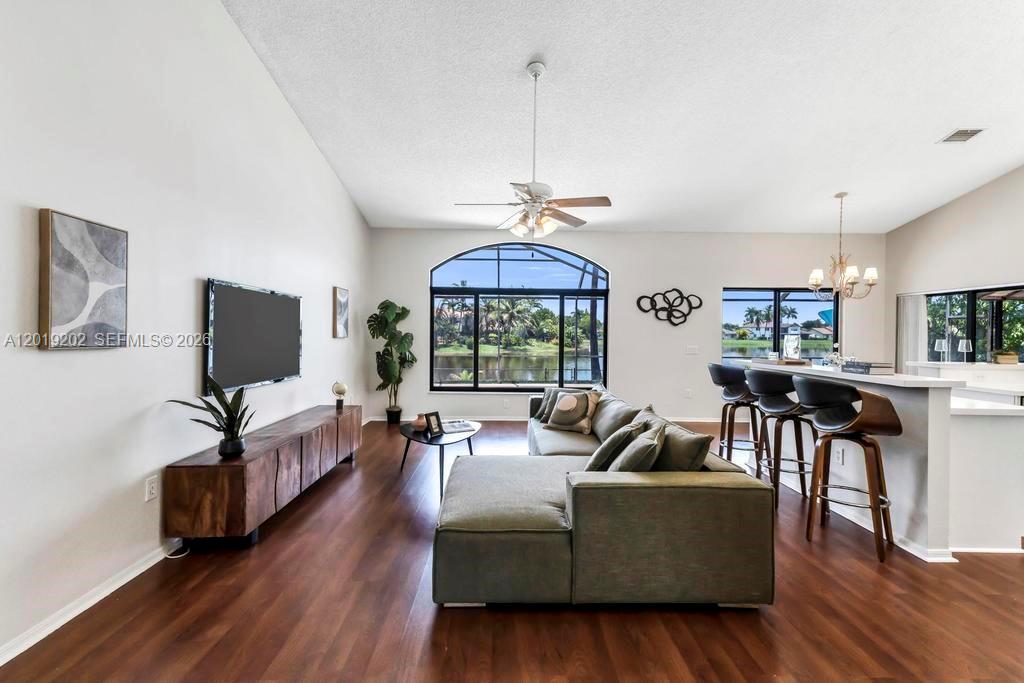 CHAPEL TRAIL REPLAT SECTI - Residential