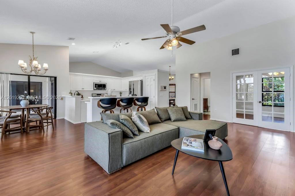 CHAPEL TRAIL REPLAT SECTI - Residential