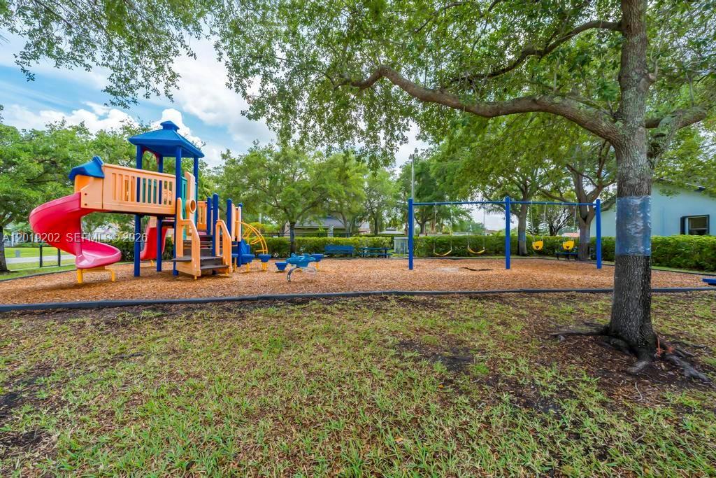 CHAPEL TRAIL REPLAT SECTI - Residential