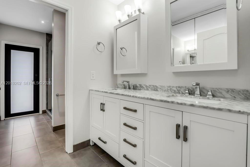CHAPEL TRAIL REPLAT SECTI - Residential