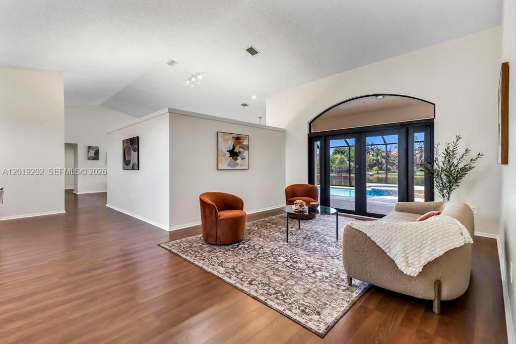 CHAPEL TRAIL REPLAT SECTI - Residential