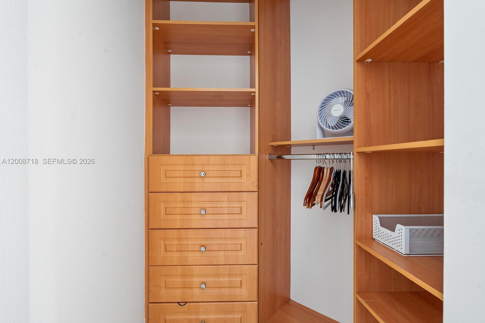 KING DAVID OF SUNNY ISLES - Residential