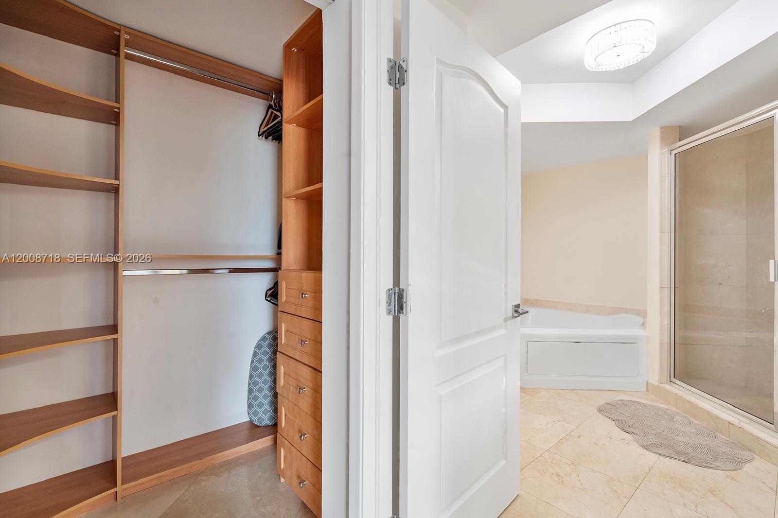 KING DAVID OF SUNNY ISLES - Residential