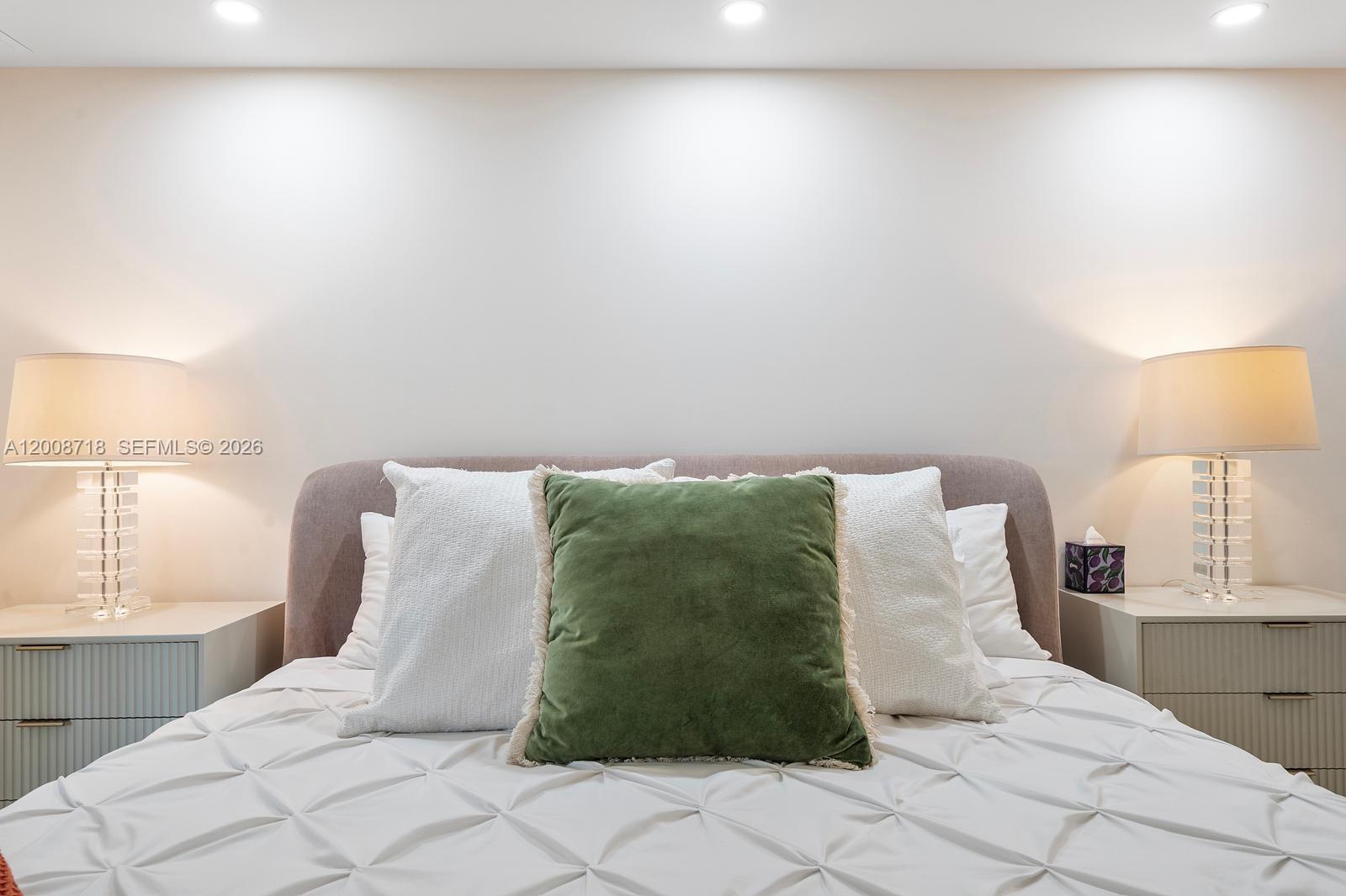 KING DAVID OF SUNNY ISLES - Residential