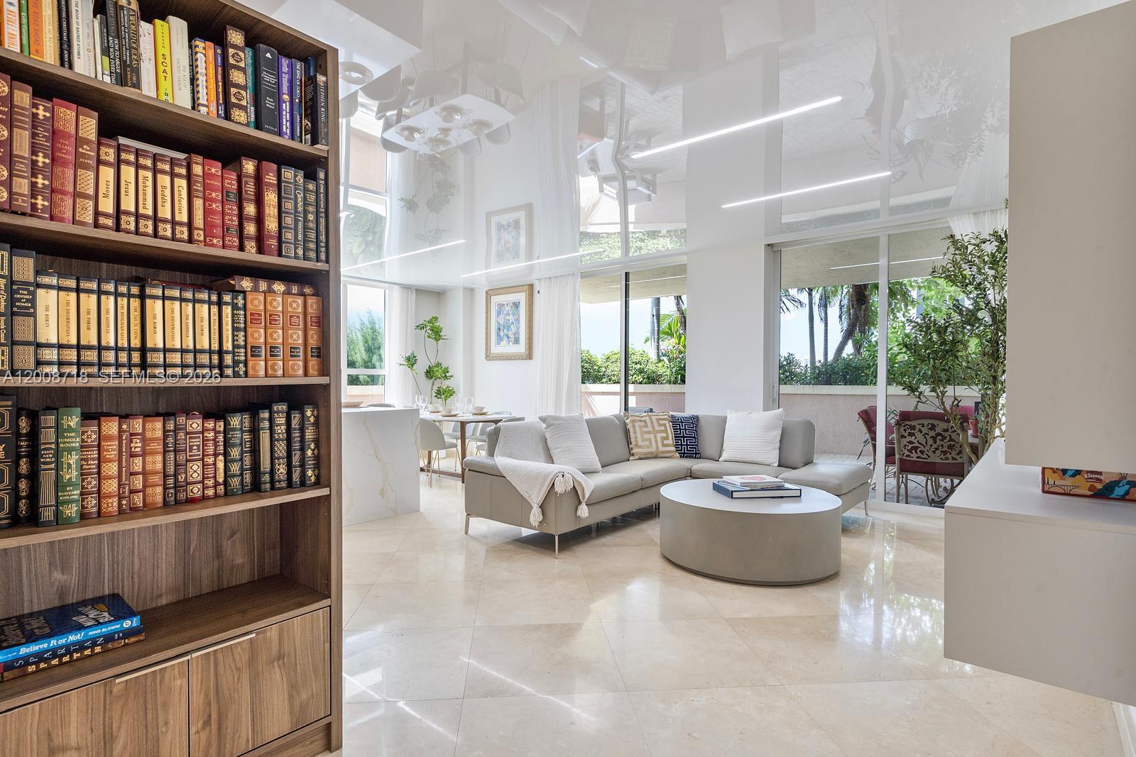 KING DAVID OF SUNNY ISLES - Residential