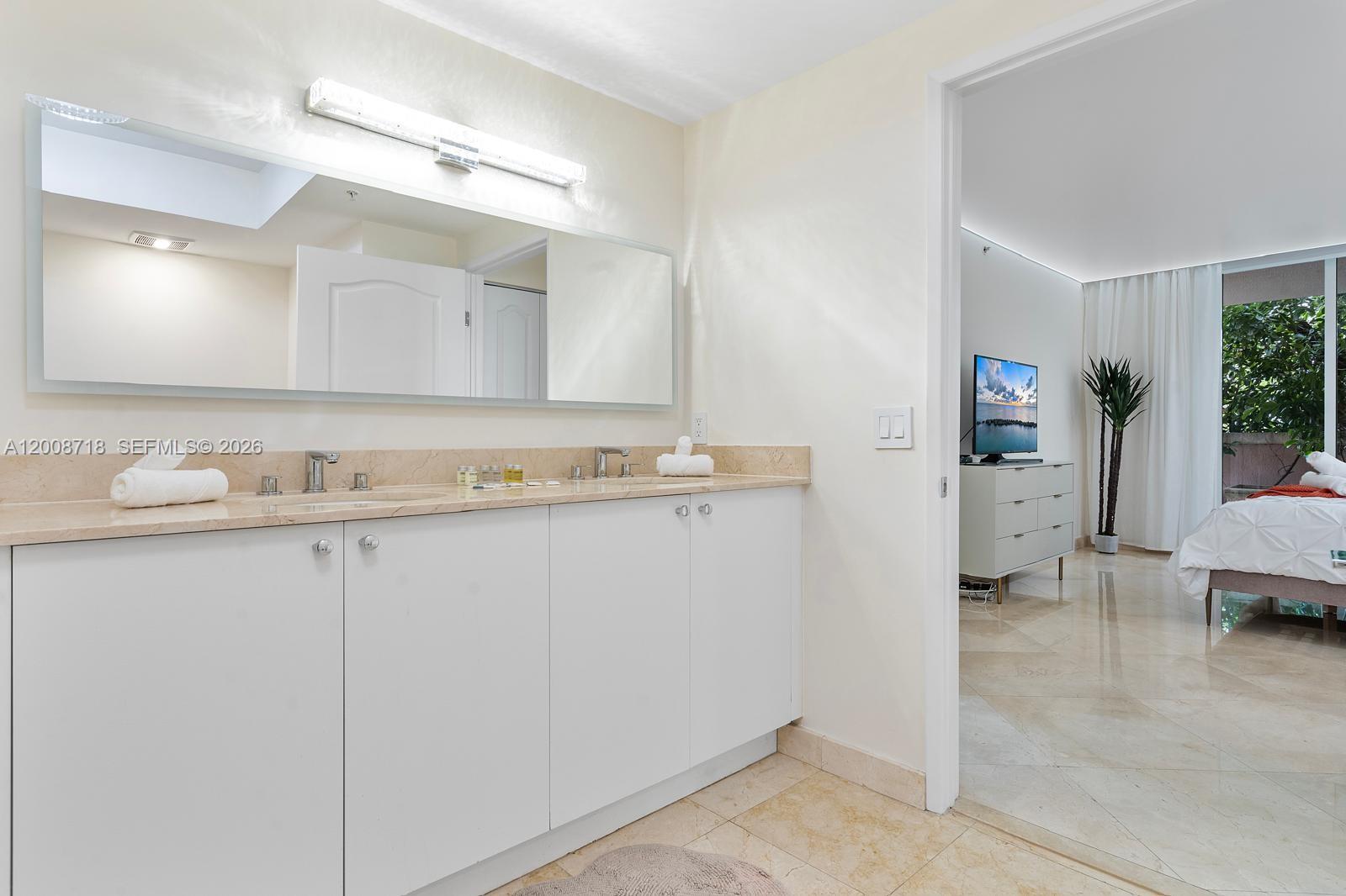 KING DAVID OF SUNNY ISLES - Residential