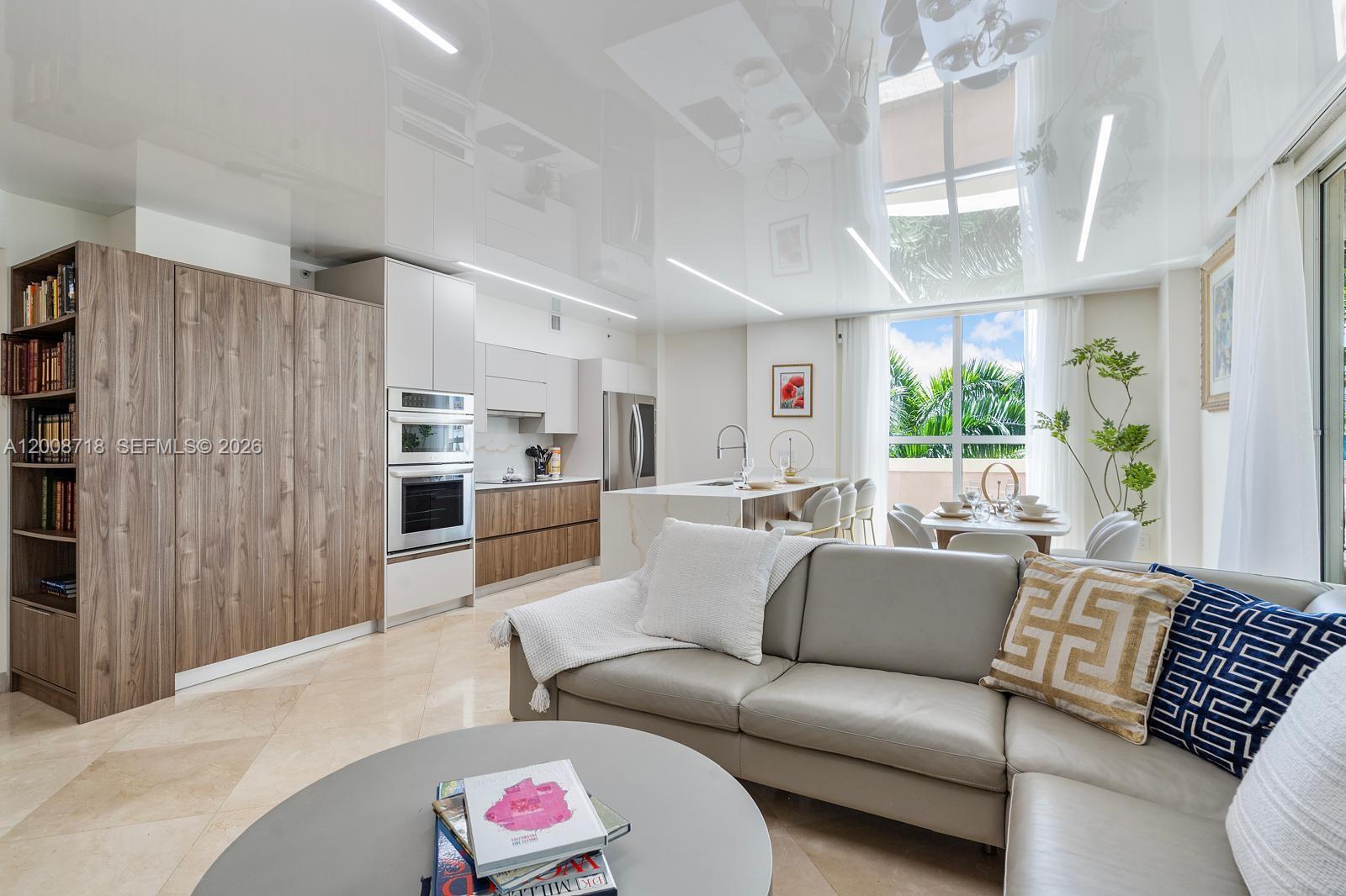 KING DAVID OF SUNNY ISLES - Residential