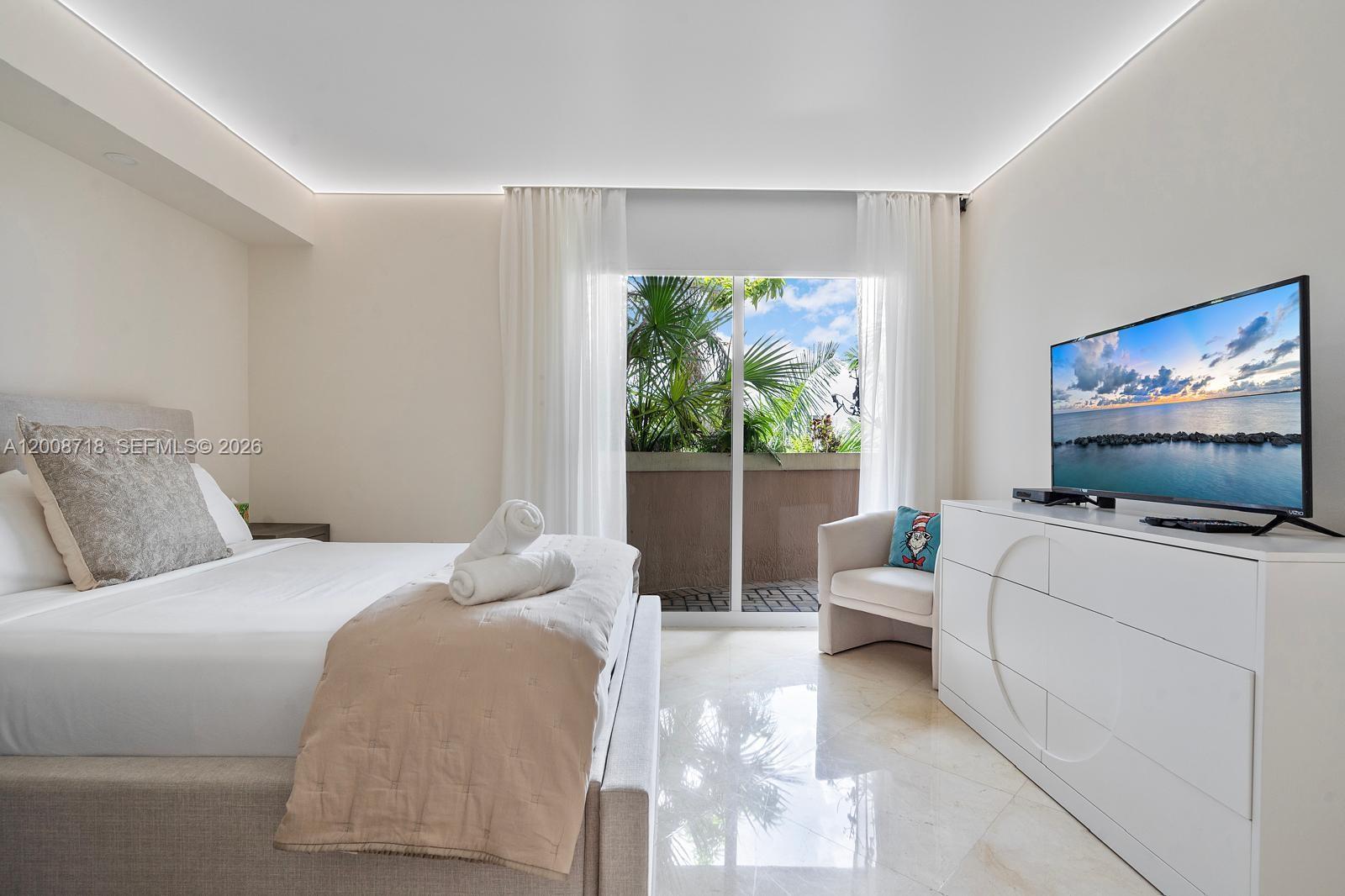 KING DAVID OF SUNNY ISLES - Residential