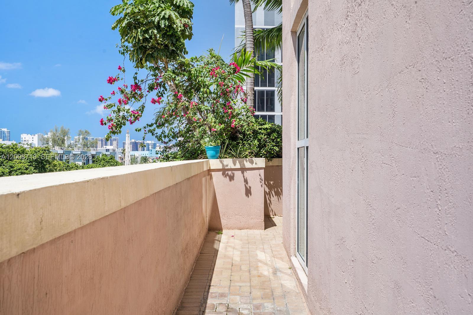KING DAVID OF SUNNY ISLES - Residential
