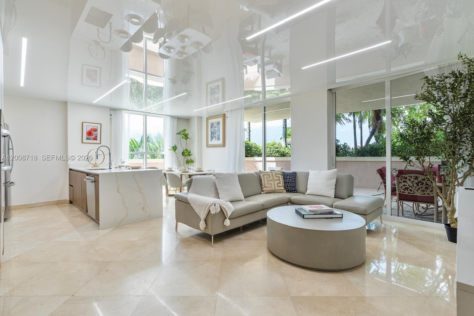 KING DAVID OF SUNNY ISLES - Residential