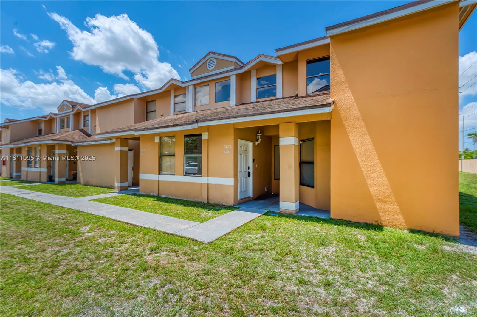2283 Sw 80th Ter 2283, Miramar, Broward County, Florida - 2 Bedrooms  
2 Bathrooms - 