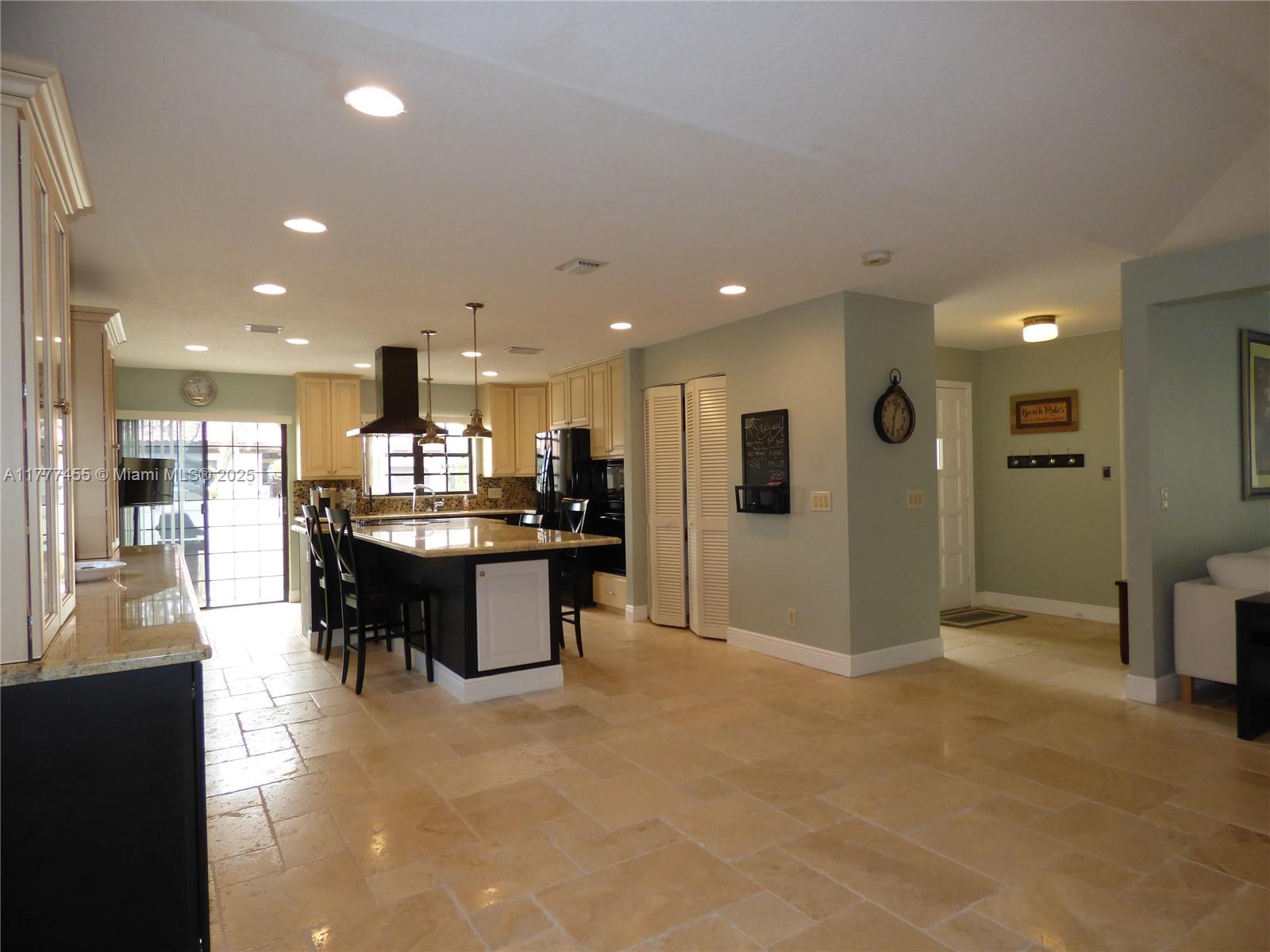 VIA DEL MAR CONDO - Residential Lease