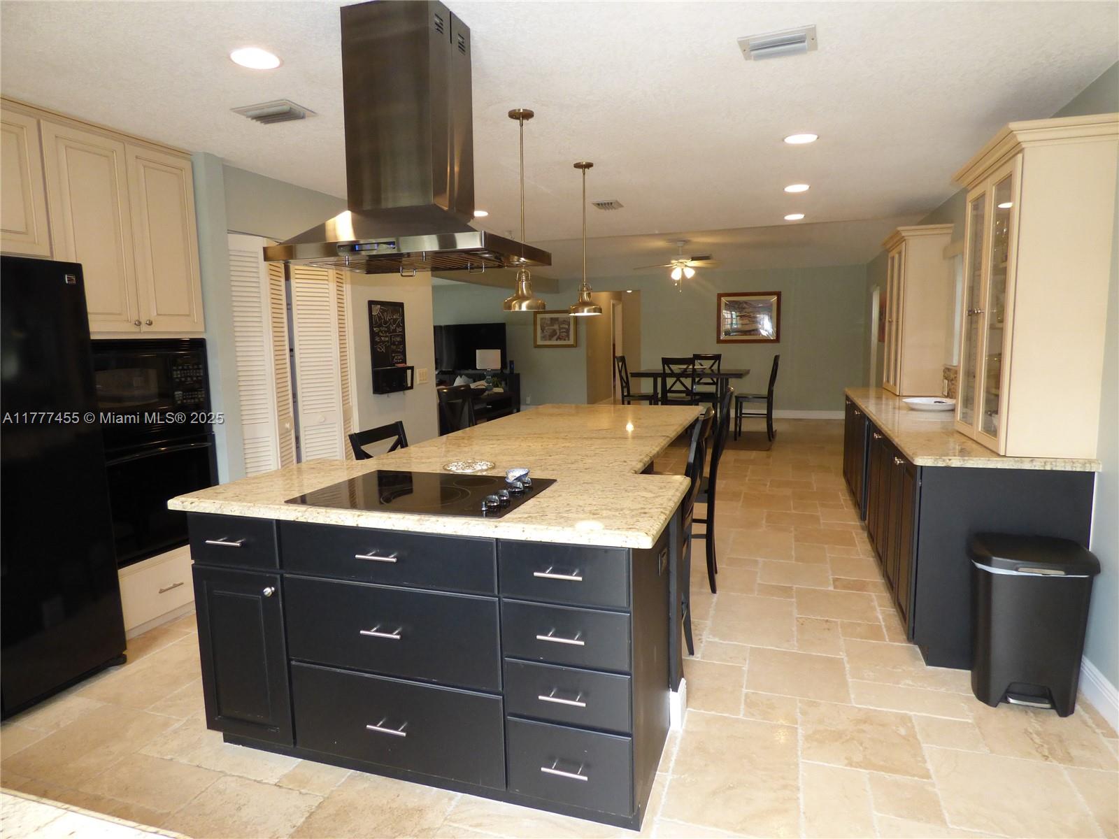 VIA DEL MAR CONDO - Residential Lease