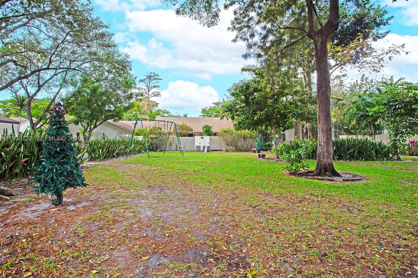 PINES OF OAKLAND FOREST W - Residential