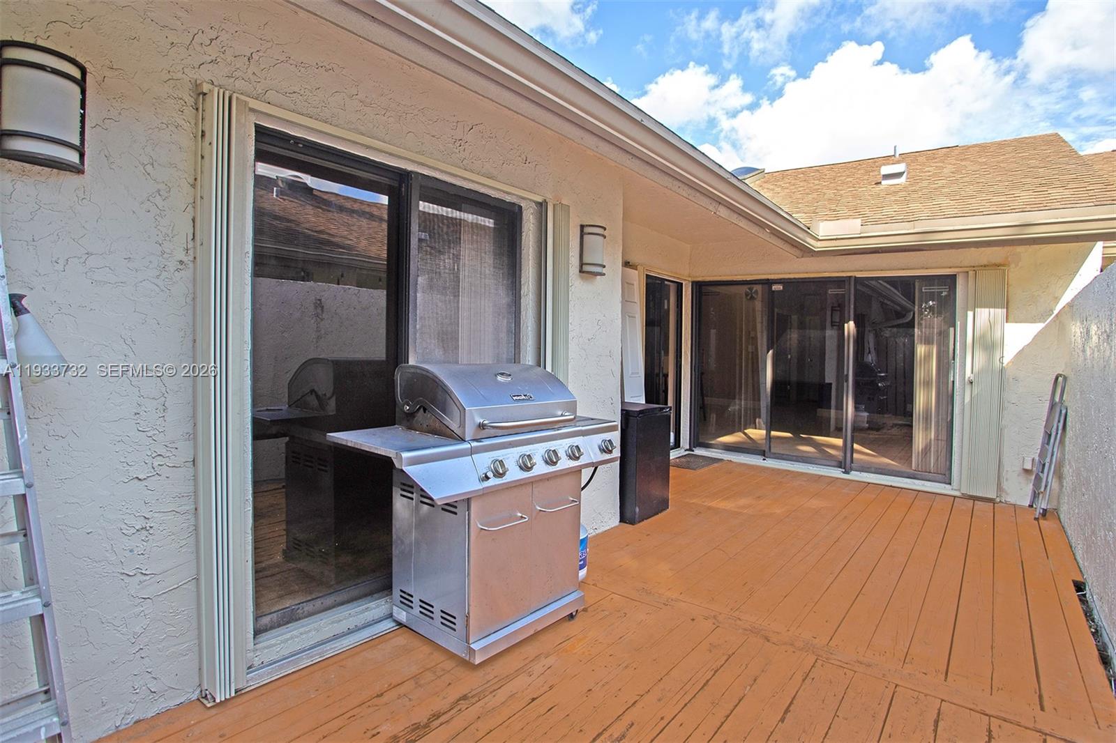 PINES OF OAKLAND FOREST W - Residential