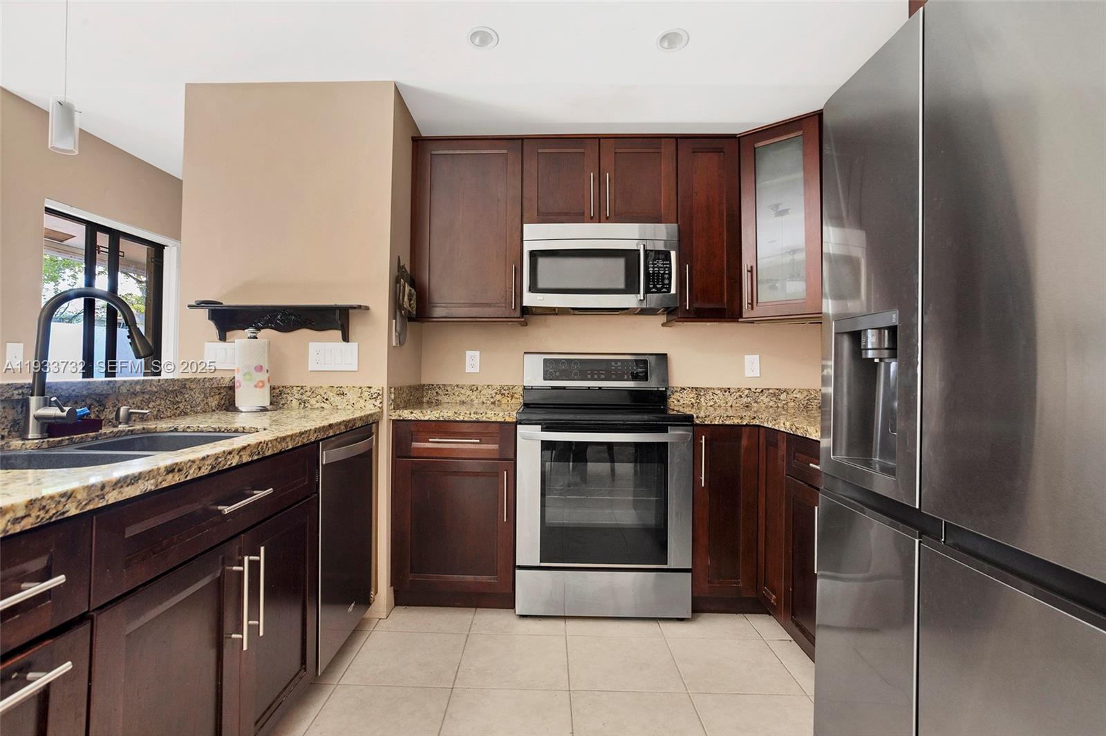 PINES OF OAKLAND FOREST W - Residential