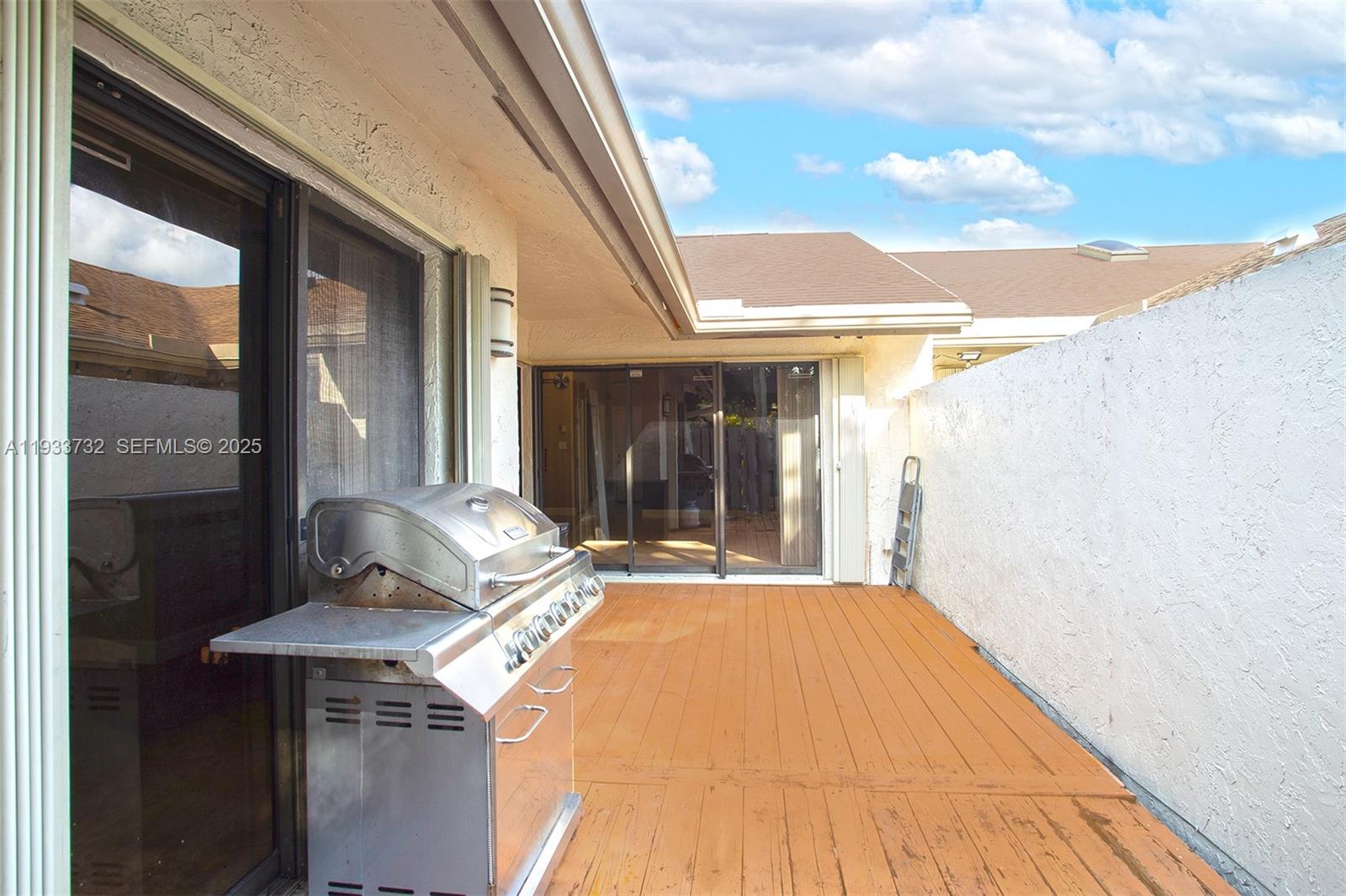 PINES OF OAKLAND FOREST W - Residential