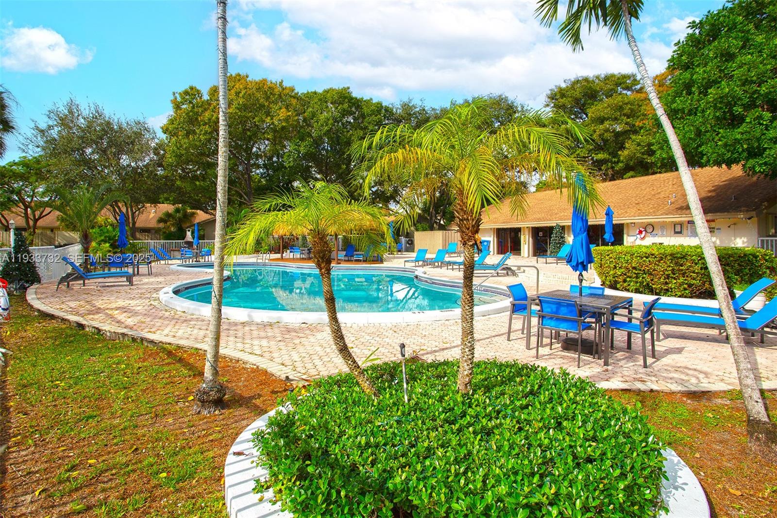 PINES OF OAKLAND FOREST W - Residential