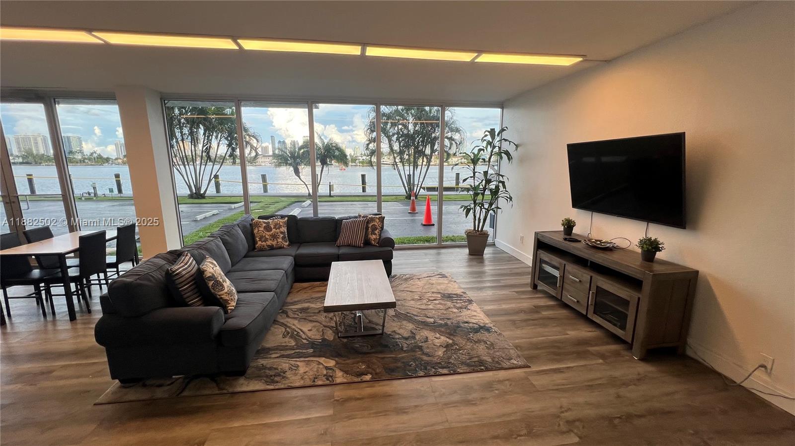 REEF SOUTH CONDO - Residential