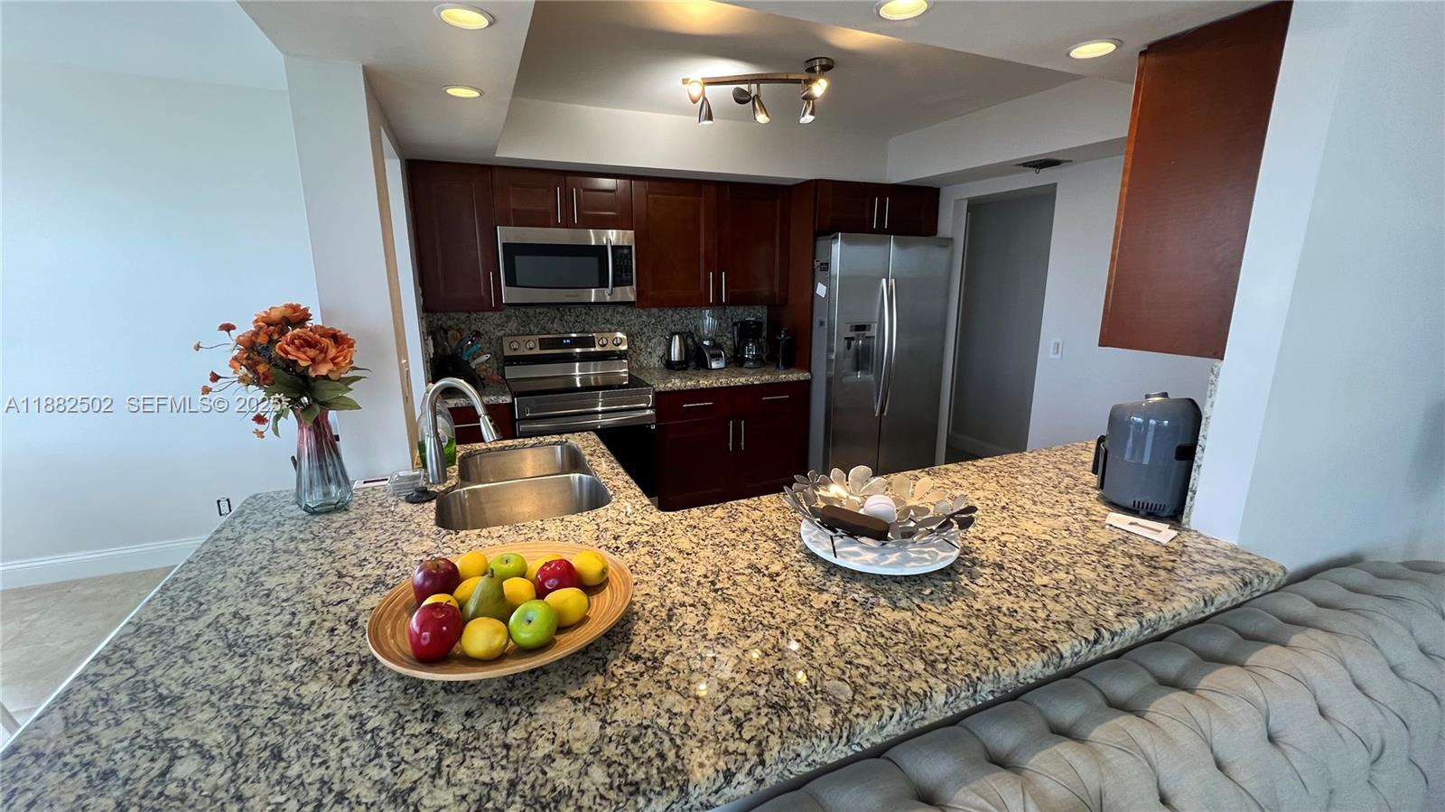 REEF SOUTH CONDO - Residential