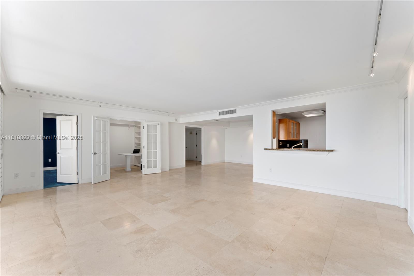 2 Grove Isle Dr B503
