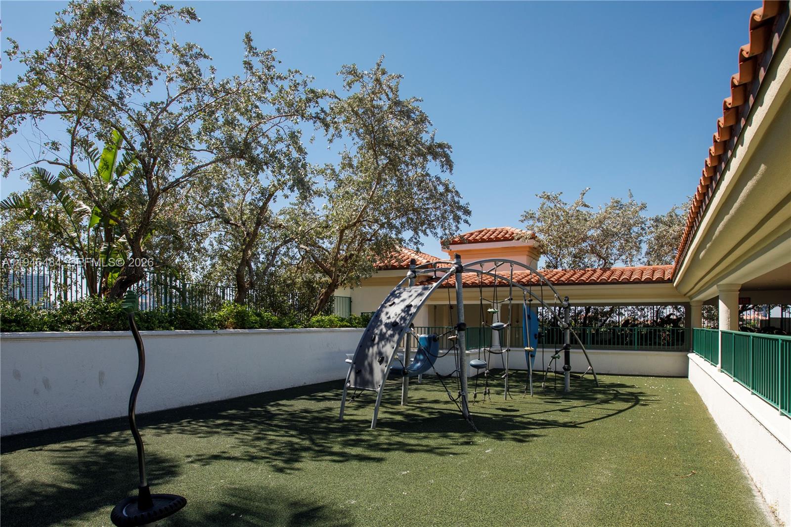 TURNBERRY VILLAGE SO TOWE - Residential