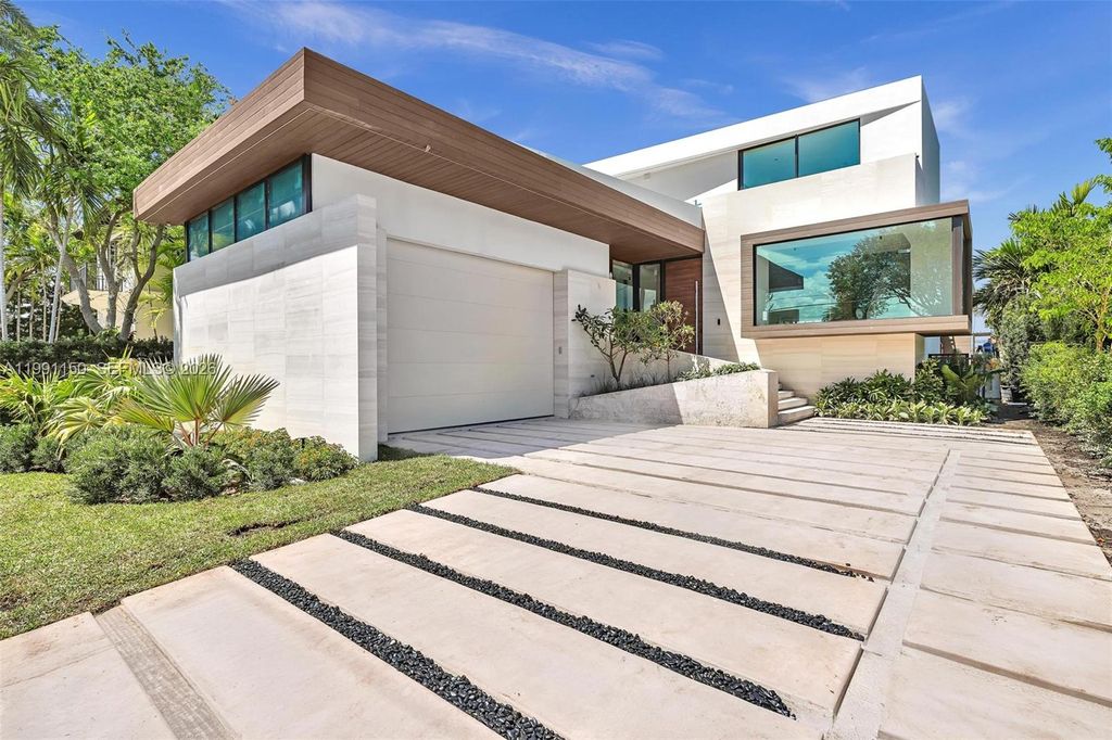 Photo of 535 N Shore Dr, Miami Beach, FL 33141 (MLS # A11991150)