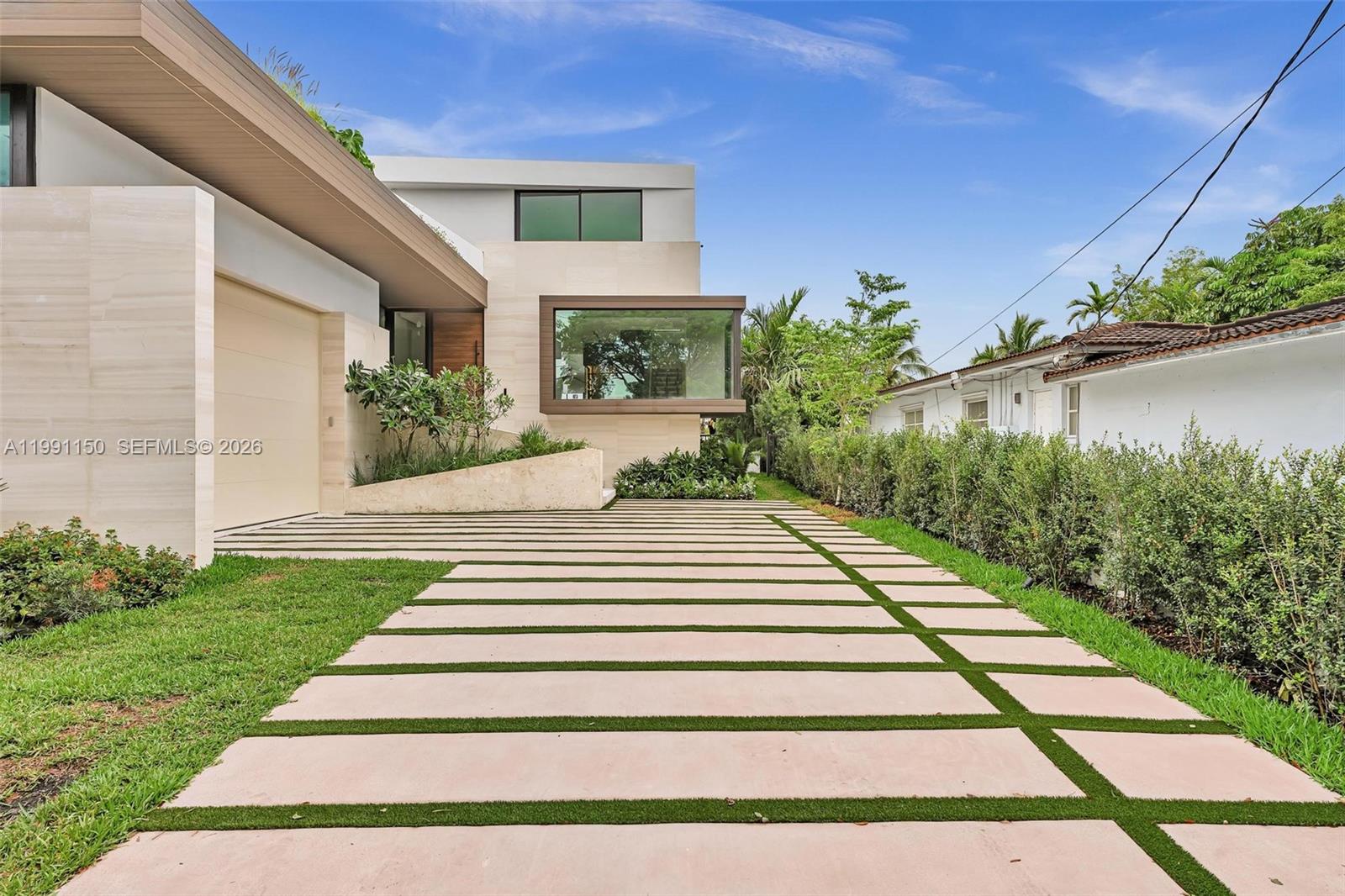 535 N Shore Dr