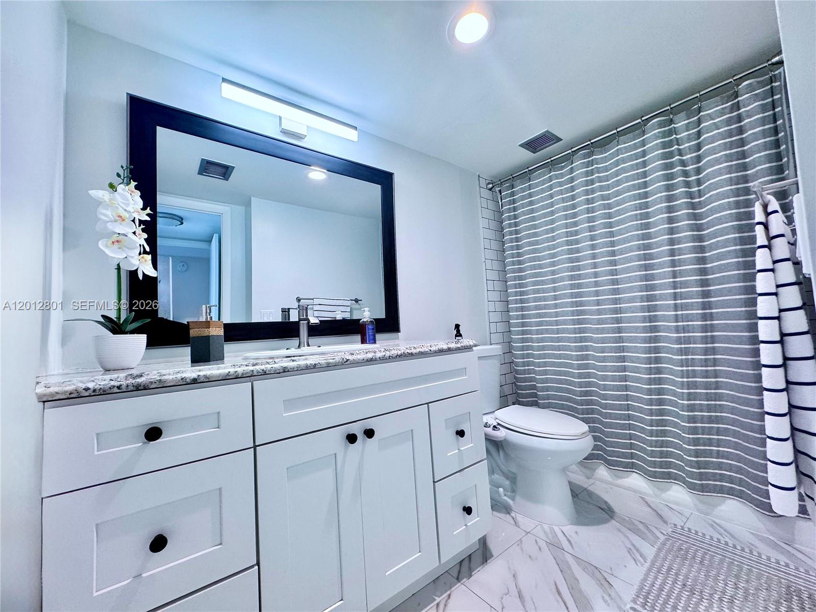 ADMIRALS PORT CONDO - EAS - Residential Lease