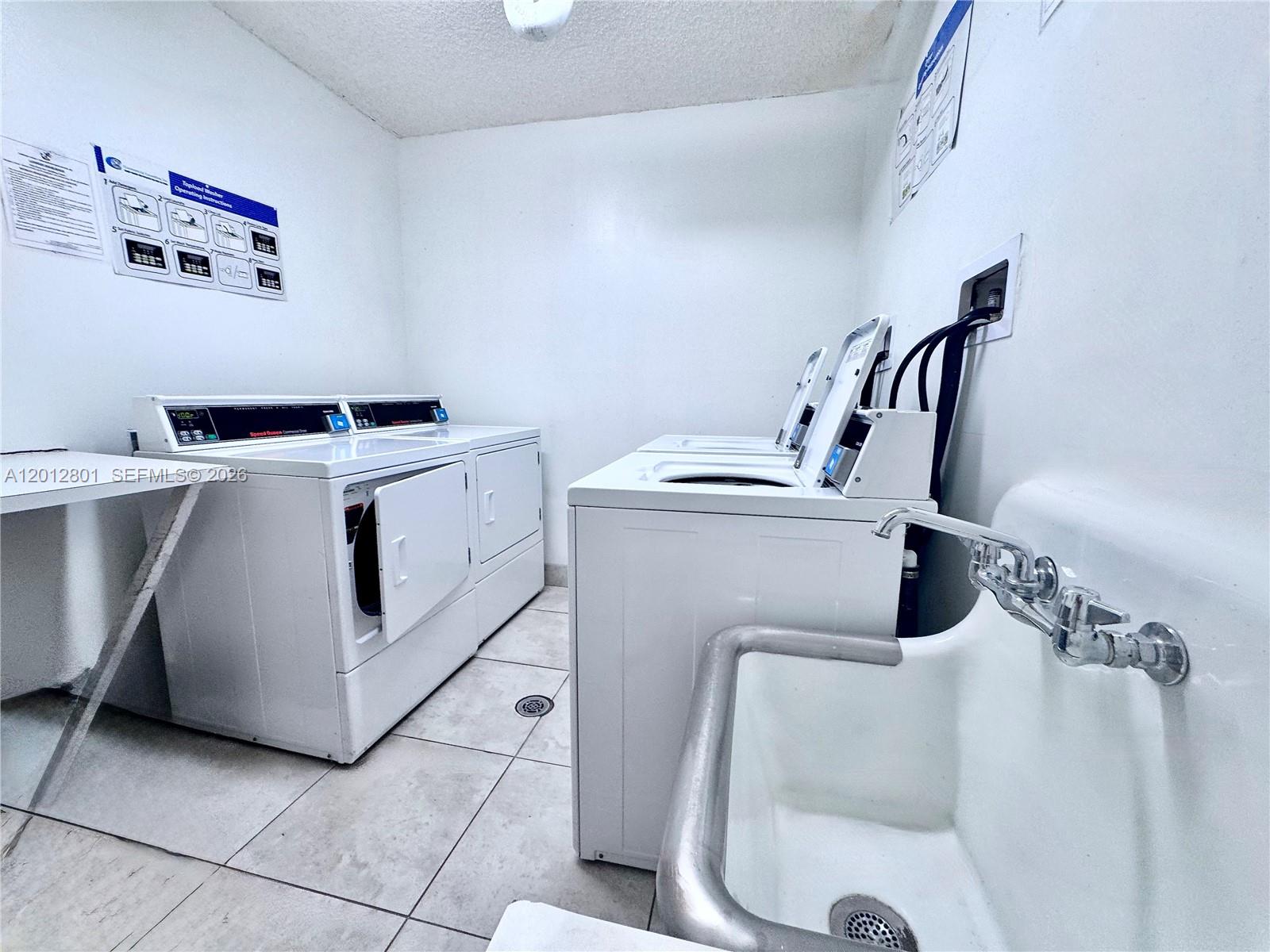 ADMIRALS PORT CONDO - EAS - Residential Lease