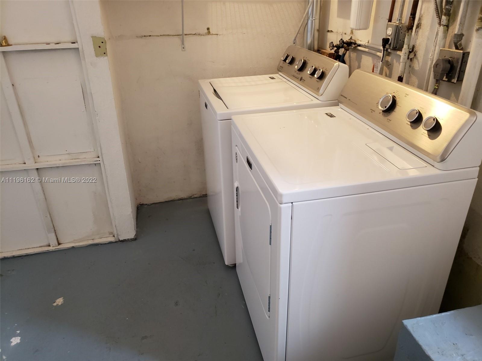 REV PL OF COUNTRY CLUB ES - Residential Lease