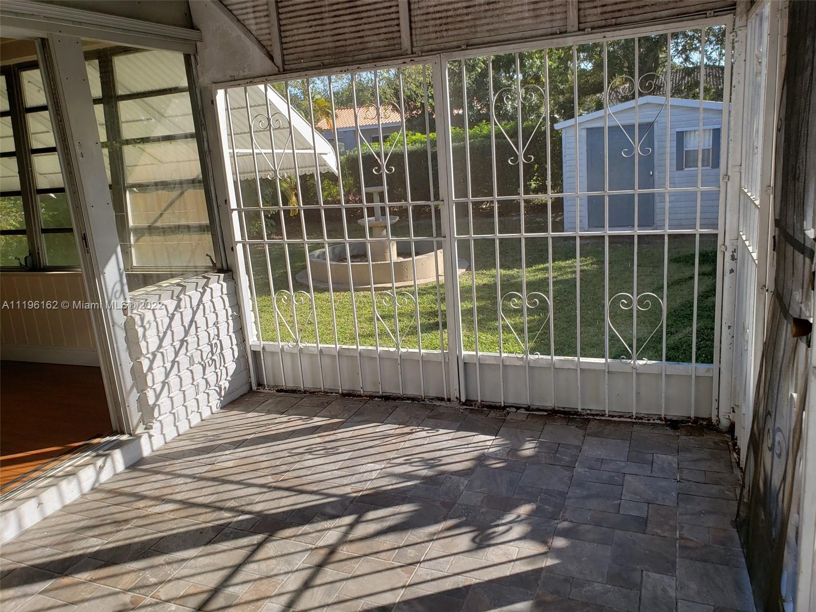 REV PL OF COUNTRY CLUB ES - Residential Lease