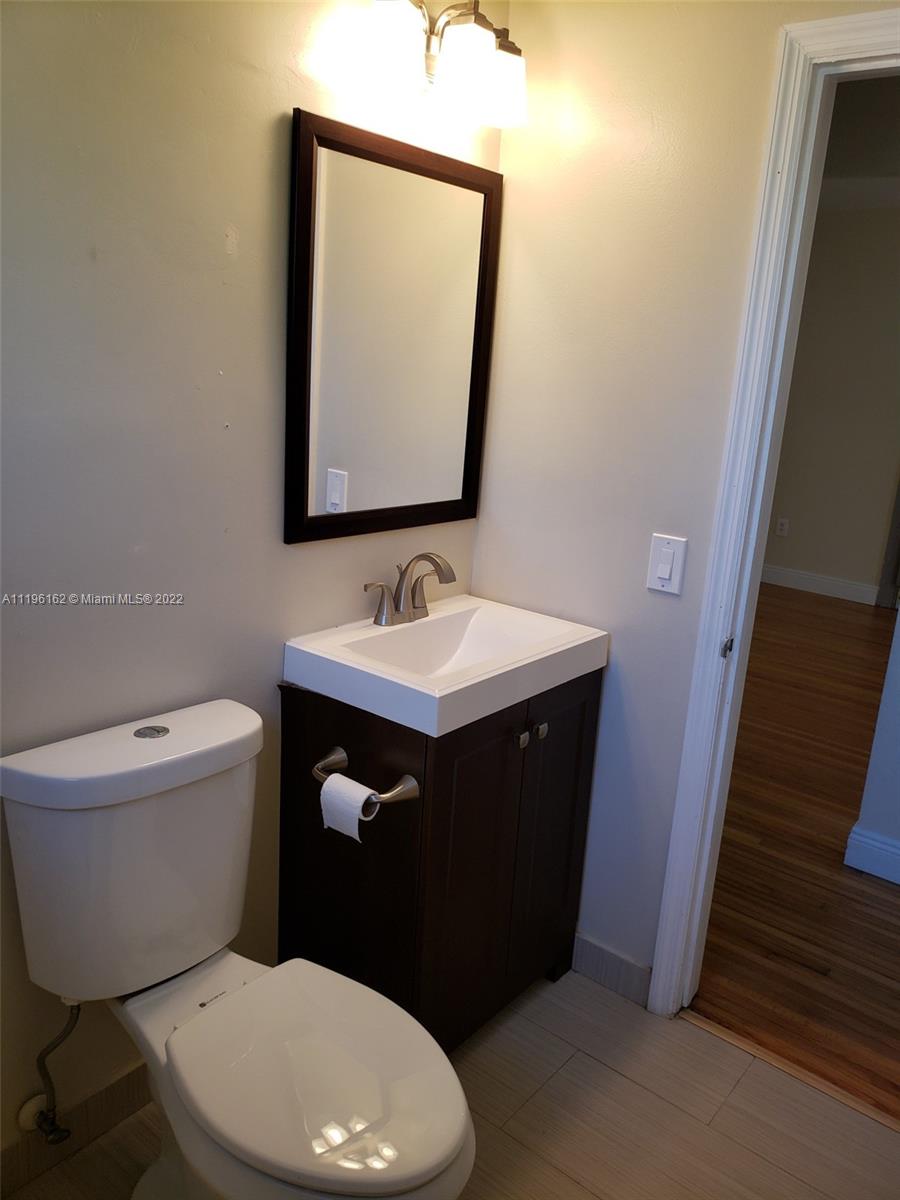 REV PL OF COUNTRY CLUB ES - Residential Lease