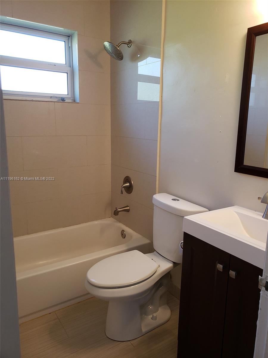 REV PL OF COUNTRY CLUB ES - Residential Lease